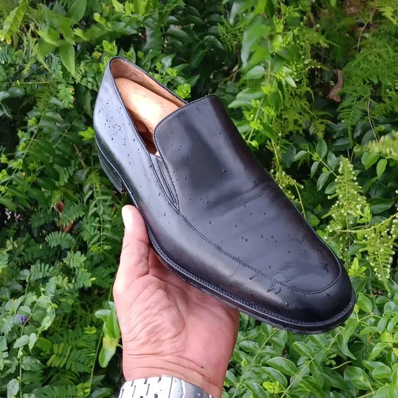 BALLY MEN'S VINTAGE BLACK SOFT LEATHER LUXURY LOAFER (BLACK)
